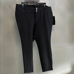 Avenue Women's Charcoal Cropped Jeans